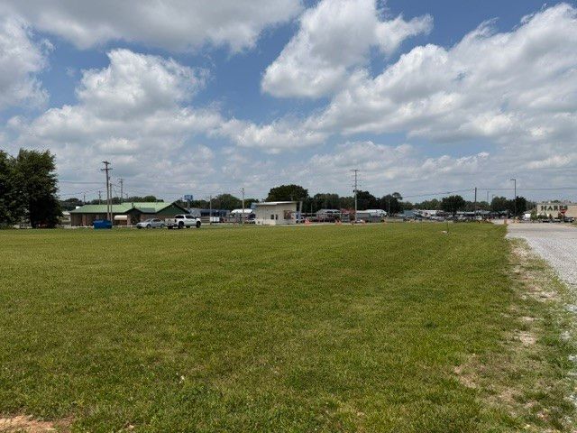 E 3rd Street, Gentry, AR 72734