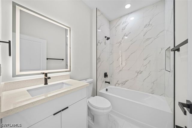 29 Diplomat PKWY E, Cape Coral, FL 33909