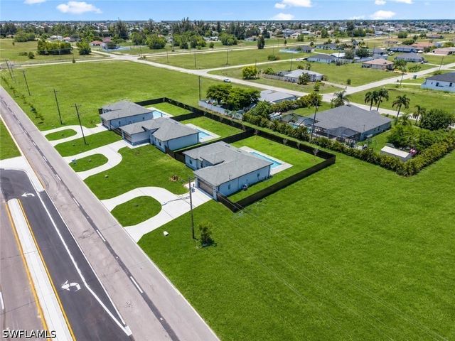29 Diplomat PKWY E, Cape Coral, FL 33909