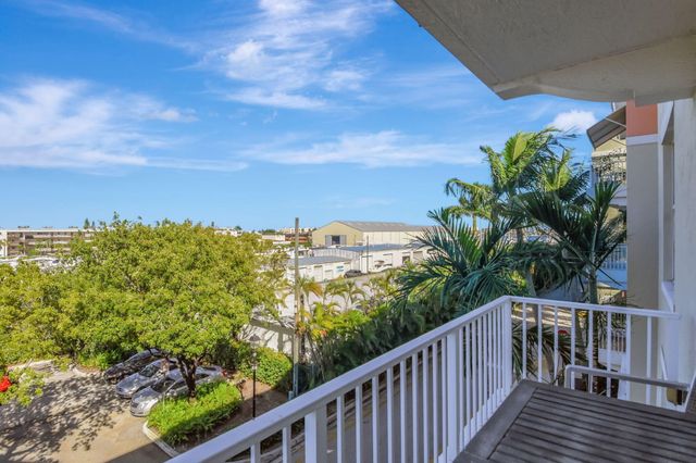 802 W WINDWARD Way 303, Lantana, FL 33462