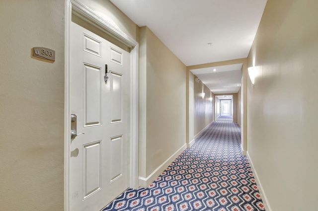 802 W WINDWARD Way 303, Lantana, FL 33462