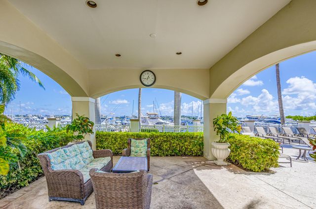 802 W WINDWARD Way 303, Lantana, FL 33462