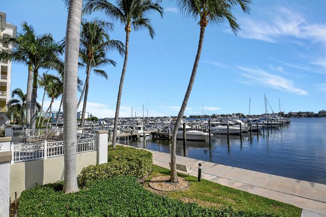 802 W WINDWARD Way 303, Lantana, FL 33462