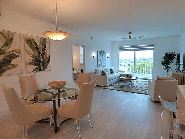802 W WINDWARD Way 303, Lantana, FL 33462