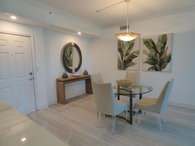 802 W WINDWARD Way 303, Lantana, FL 33462