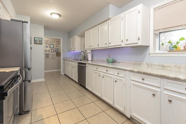 2662 ELMORE PARK RD, Bartlett, TN 38134