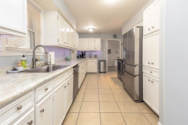 2662 ELMORE PARK RD, Bartlett, TN 38134