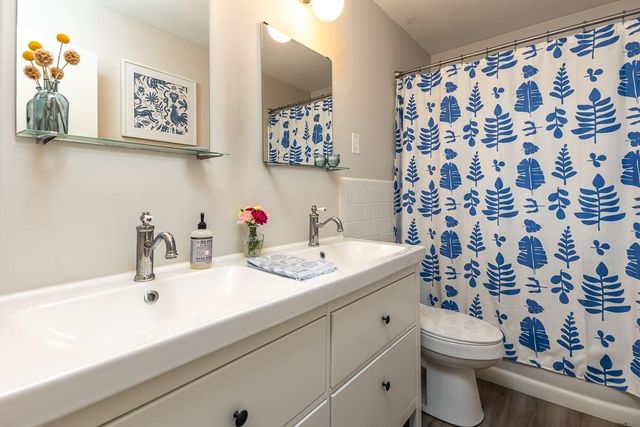 2662 ELMORE PARK RD, Bartlett, TN 38134