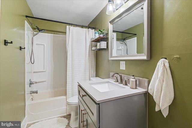 46 HAMILTON AVE, Frederick, MD 21701