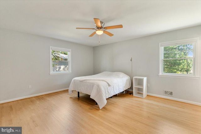 1433 LAYMAN ST, Mclean, VA 22101