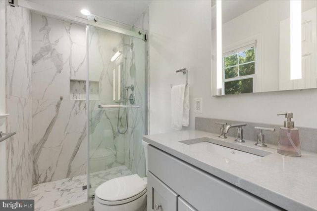 1433 LAYMAN ST, Mclean, VA 22101