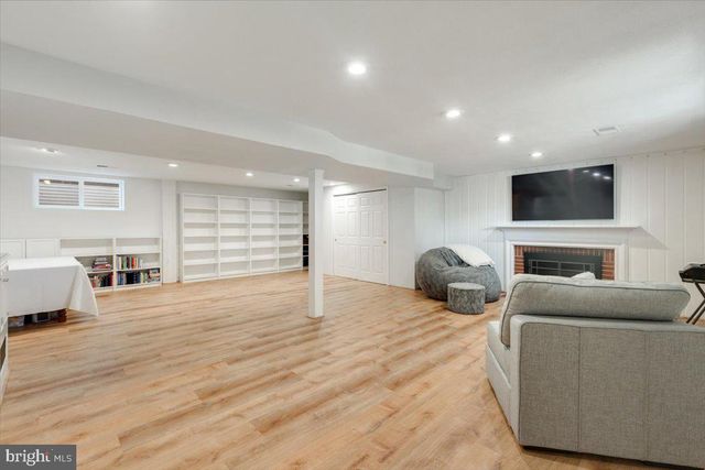 1433 LAYMAN ST, Mclean, VA 22101