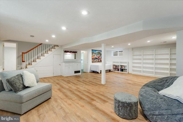 1433 LAYMAN ST, Mclean, VA 22101