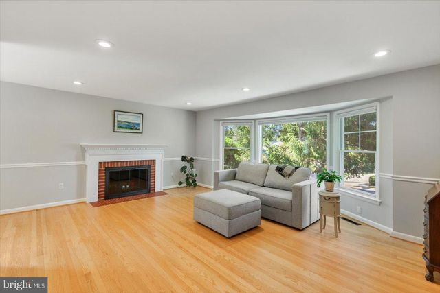 1433 LAYMAN ST, Mclean, VA 22101