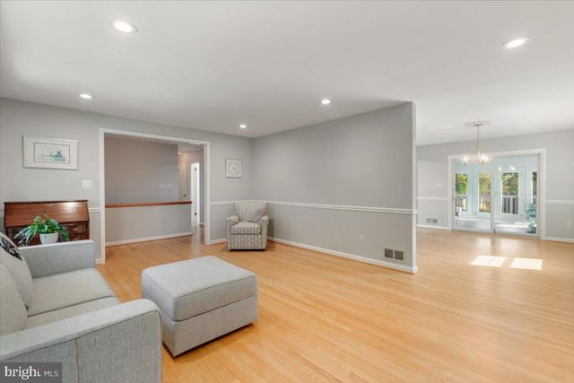 1433 LAYMAN ST, Mclean, VA 22101