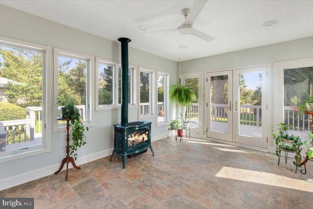 1433 LAYMAN ST, Mclean, VA 22101