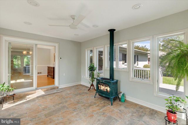 1433 LAYMAN ST, Mclean, VA 22101