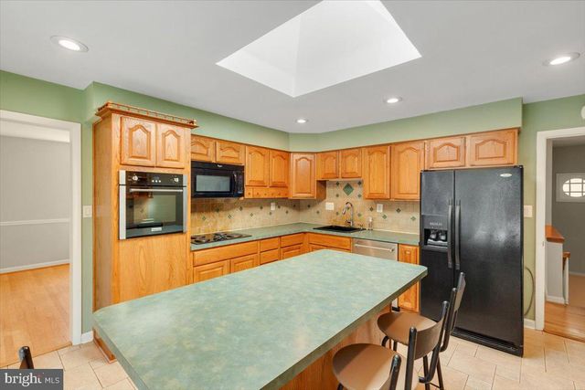 1433 LAYMAN ST, Mclean, VA 22101