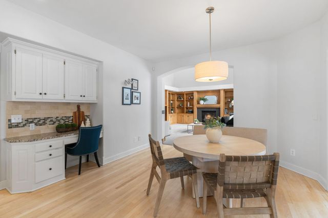 16105 37th Avenue N, Plymouth, MN 55446