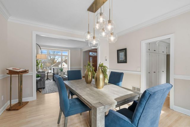 16105 37th Avenue N, Plymouth, MN 55446