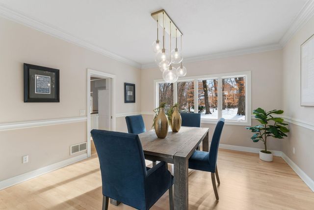 16105 37th Avenue N, Plymouth, MN 55446