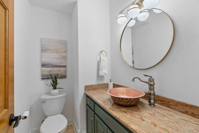 16105 37th Avenue N, Plymouth, MN 55446