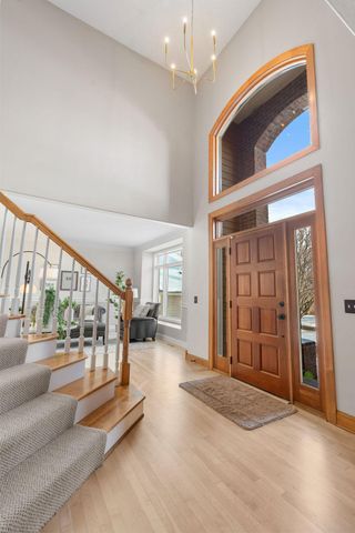 16105 37th Avenue N, Plymouth, MN 55446