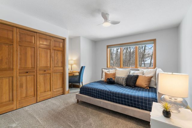 16105 37th Avenue N, Plymouth, MN 55446