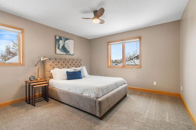 16105 37th Avenue N, Plymouth, MN 55446