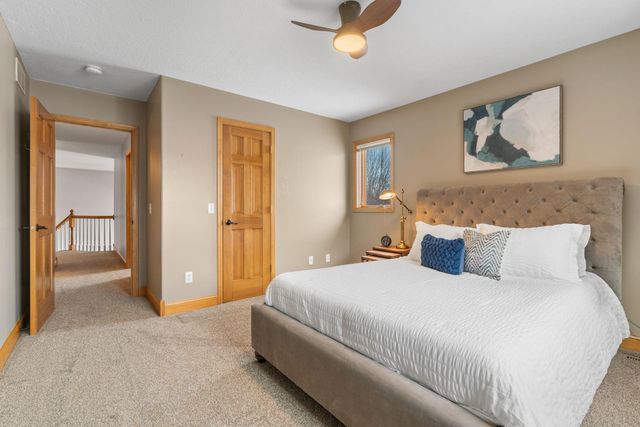 16105 37th Avenue N, Plymouth, MN 55446