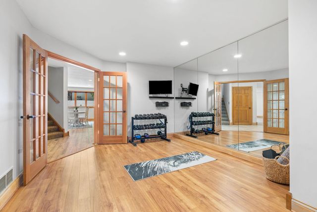 16105 37th Avenue N, Plymouth, MN 55446