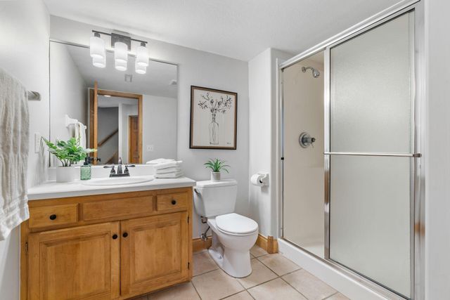 16105 37th Avenue N, Plymouth, MN 55446