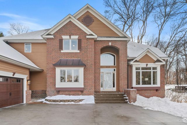 16105 37th Avenue N, Plymouth, MN 55446