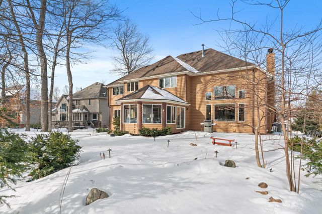 16105 37th Avenue N, Plymouth, MN 55446