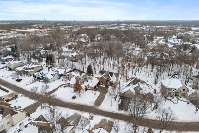 16105 37th Avenue N, Plymouth, MN 55446