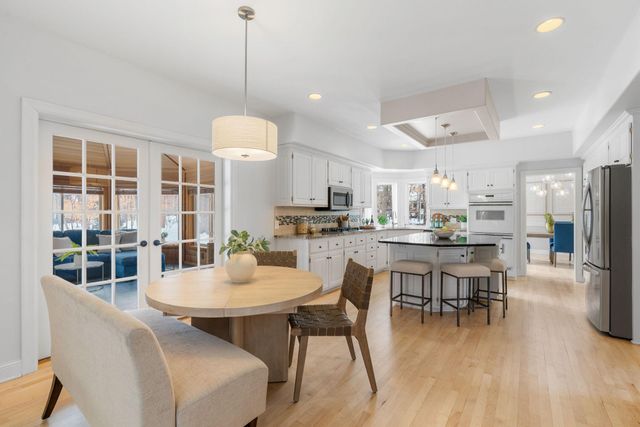 16105 37th Avenue N, Plymouth, MN 55446