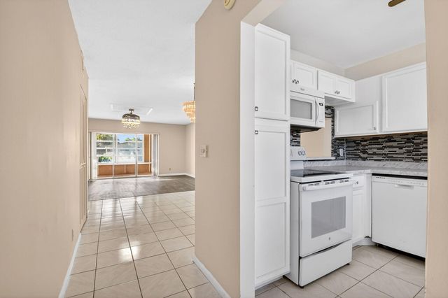 201 Oxford 600, West Palm Beach, FL 33417