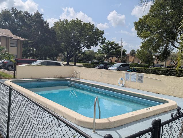 11331 Royal Palm Boulevard, Coral Springs, FL 33065