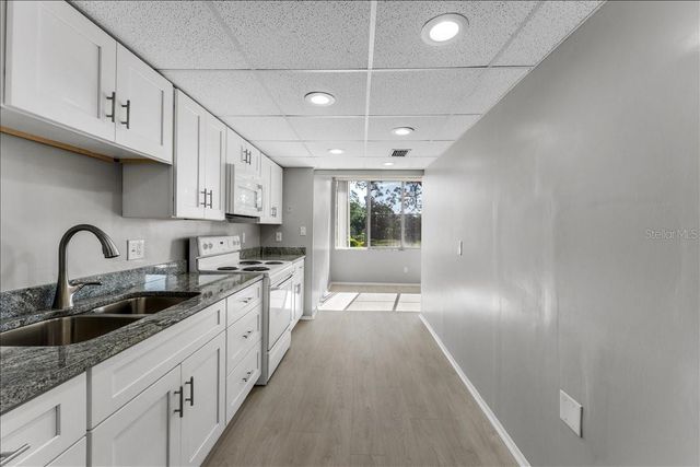 4885 1ST STREET NE 212, St Petersburg, FL 33703