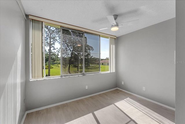 4885 1ST STREET NE 212, St Petersburg, FL 33703