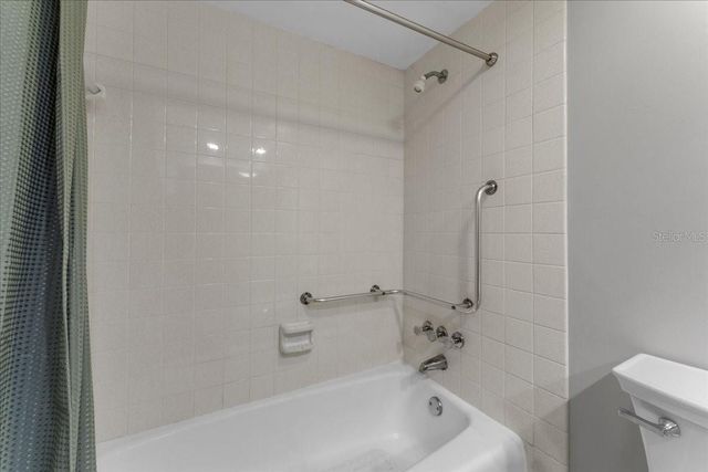 4885 1ST STREET NE 212, St Petersburg, FL 33703