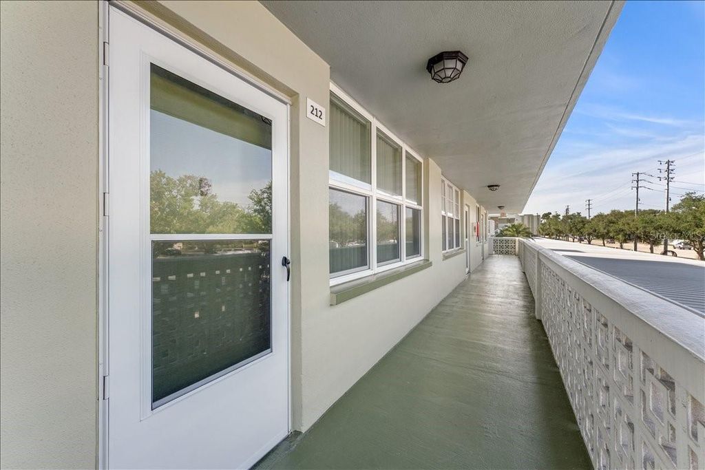 4885 1ST STREET NE 212, St Petersburg, FL 33703