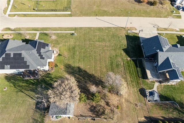 1722 Gardner Drive NW, Cedar Rapids, IA 52405