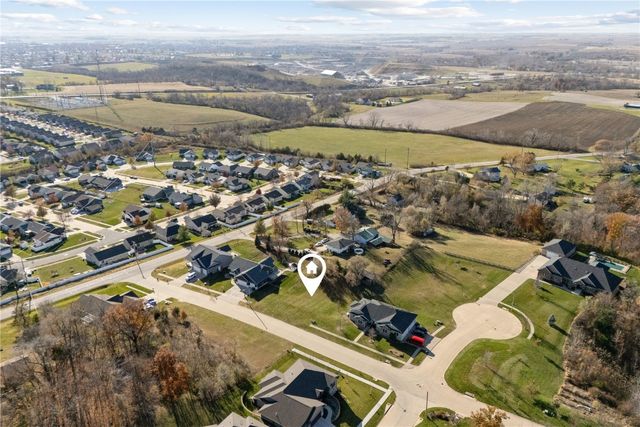 1722 Gardner Drive NW, Cedar Rapids, IA 52405