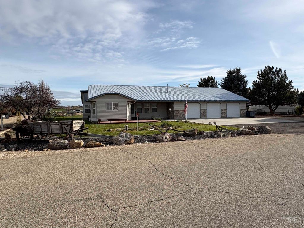 14730 Hensen Dr, Nampa, ID 83651