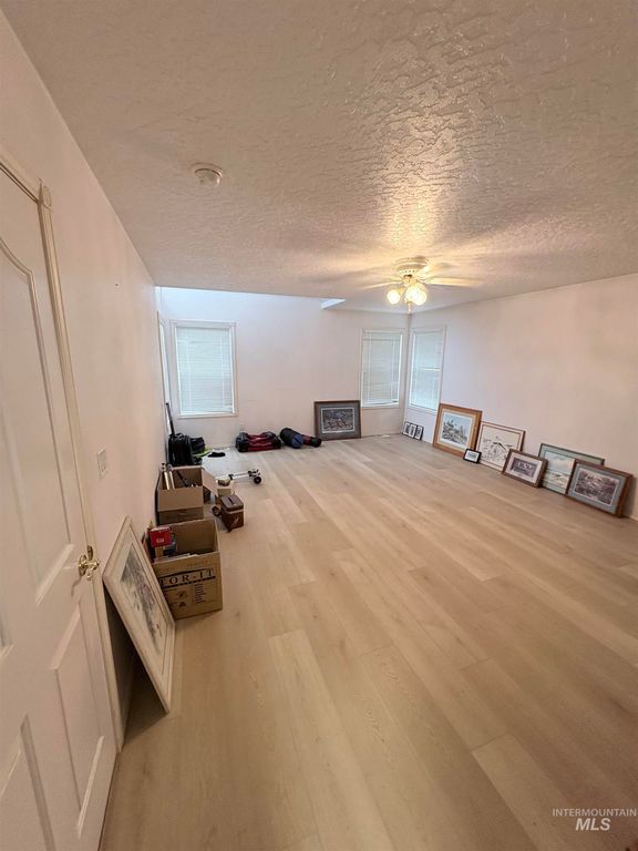 14730 Hensen Dr, Nampa, ID 83651 photo 2