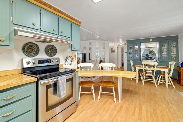 5619 BAYSHORE ROAD 423, Palmetto, FL 34221