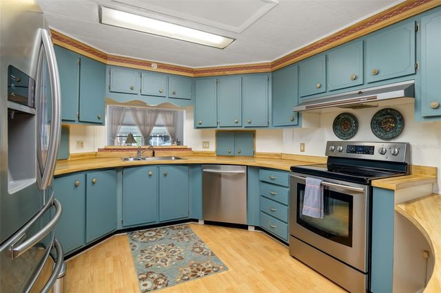 5619 BAYSHORE ROAD 423, Palmetto, FL 34221