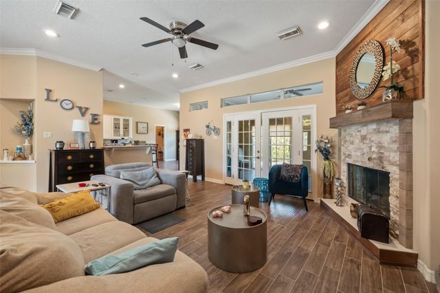 47 Cloverdale Court, Montgomery, TX 77356