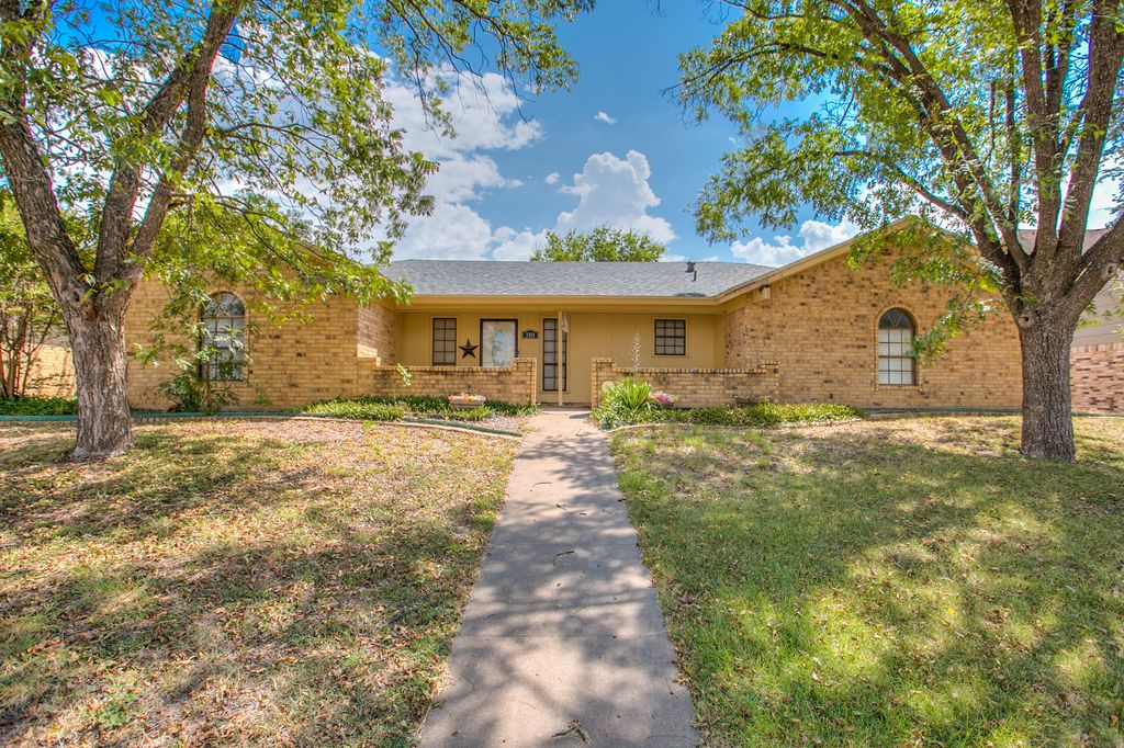 Image 1 of property listing at 3101 Timber Ridge Drive, San Angelo, TX 76904